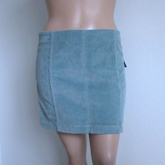 Plus Size 16 Women's CORDUROY Mini Skirt NWT - Picture 4 of 5